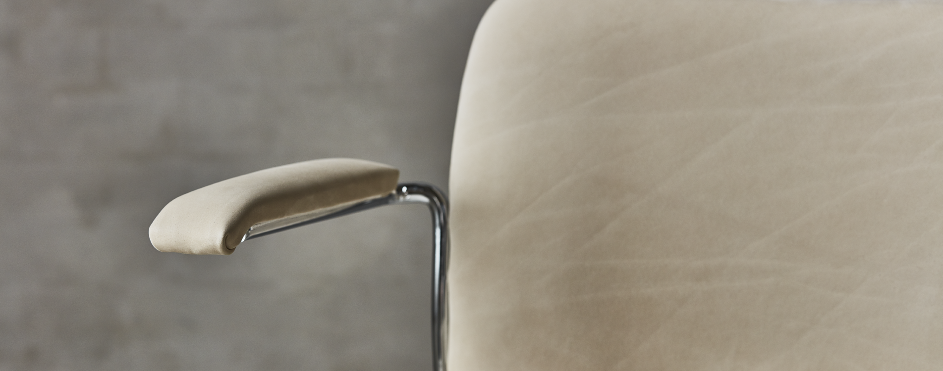 A detailed image of the armrest of the 40/4 chair